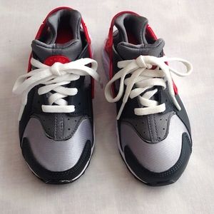 Nike Toddler Boys 11C Huarache Run Gray Black Sneakers NEW